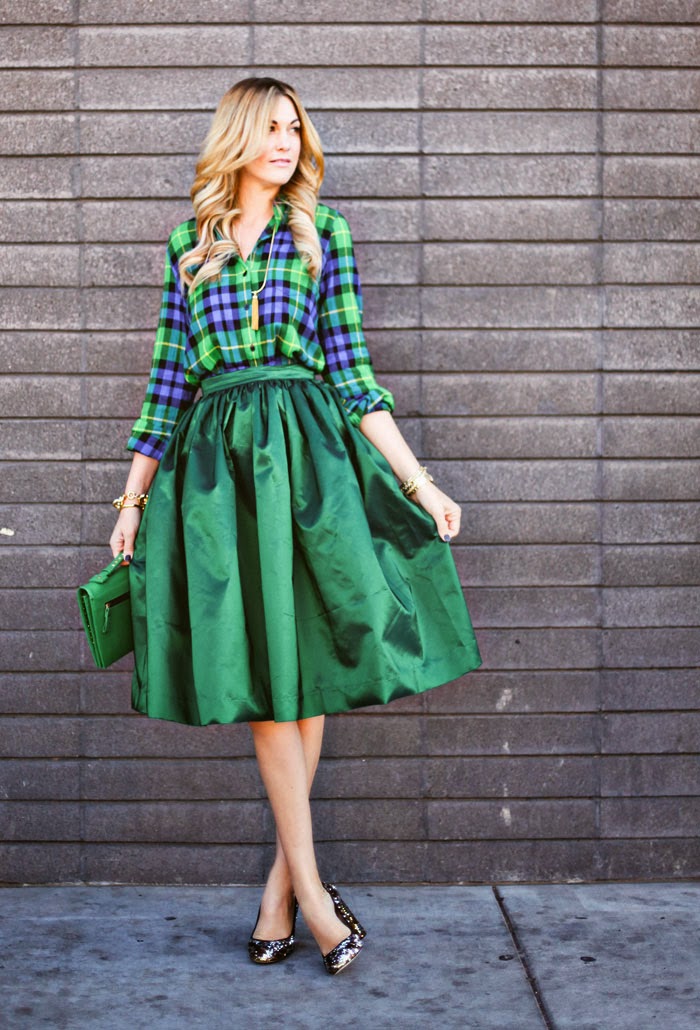 С чем носить зеленую юбку