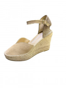 Босоножки на танкетке 31500  фото